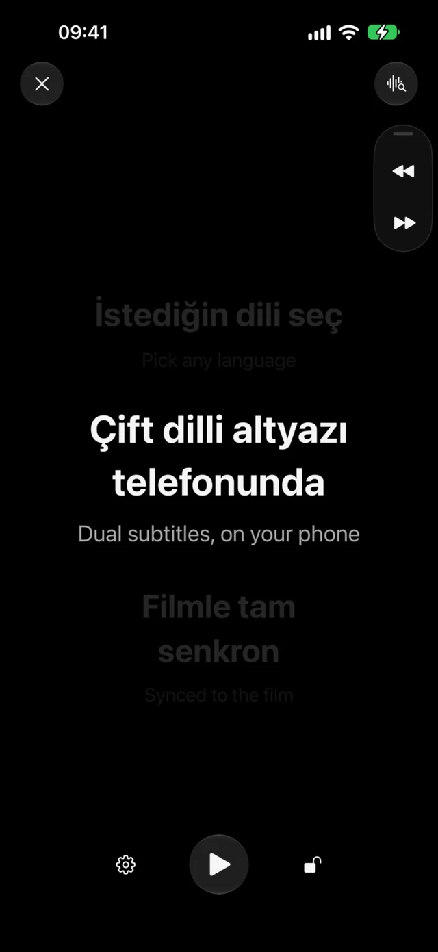 CinemaCC · Kimseyi rahatsız etmeden okunabilen sinema karanlığında ekran
